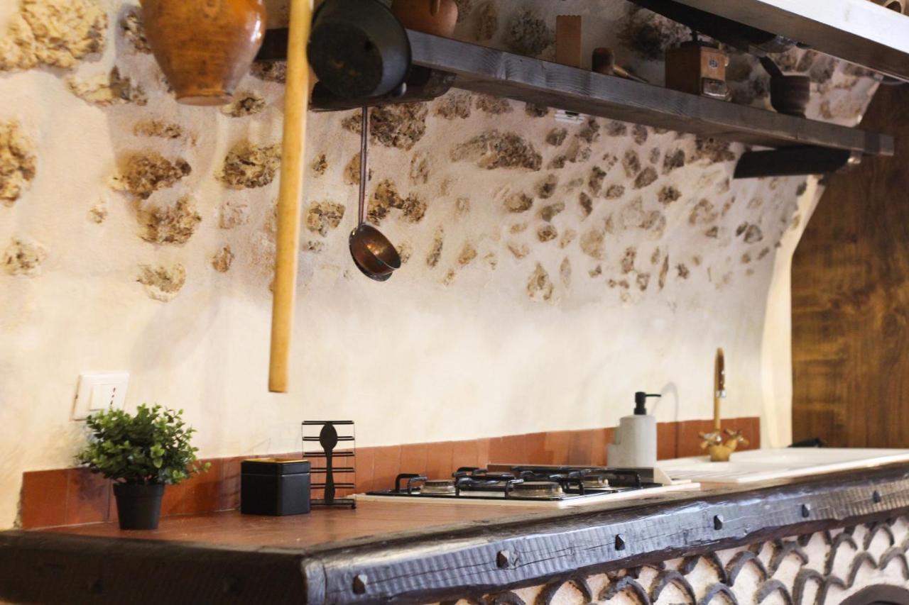 Santo'S House Luxury - Idromassaggio E Doccia Emozionale Villa Santo Stefano Di Sessanio Ngoại thất bức ảnh