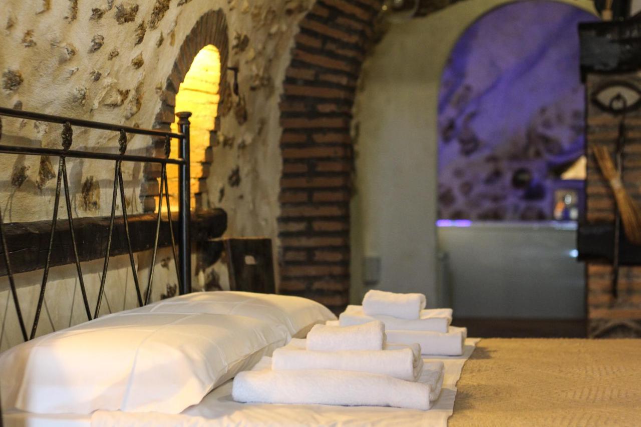 Santo'S House Luxury - Idromassaggio E Doccia Emozionale Villa Santo Stefano Di Sessanio Ngoại thất bức ảnh