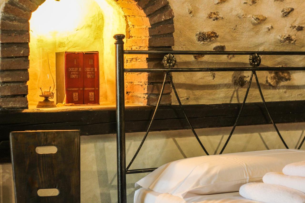 Santo'S House Luxury - Idromassaggio E Doccia Emozionale Villa Santo Stefano Di Sessanio Ngoại thất bức ảnh