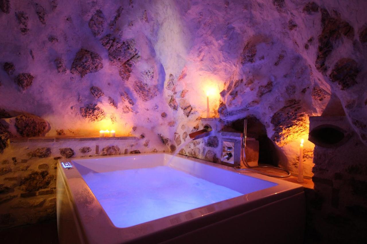 Santo'S House Luxury - Idromassaggio E Doccia Emozionale Villa Santo Stefano Di Sessanio Ngoại thất bức ảnh